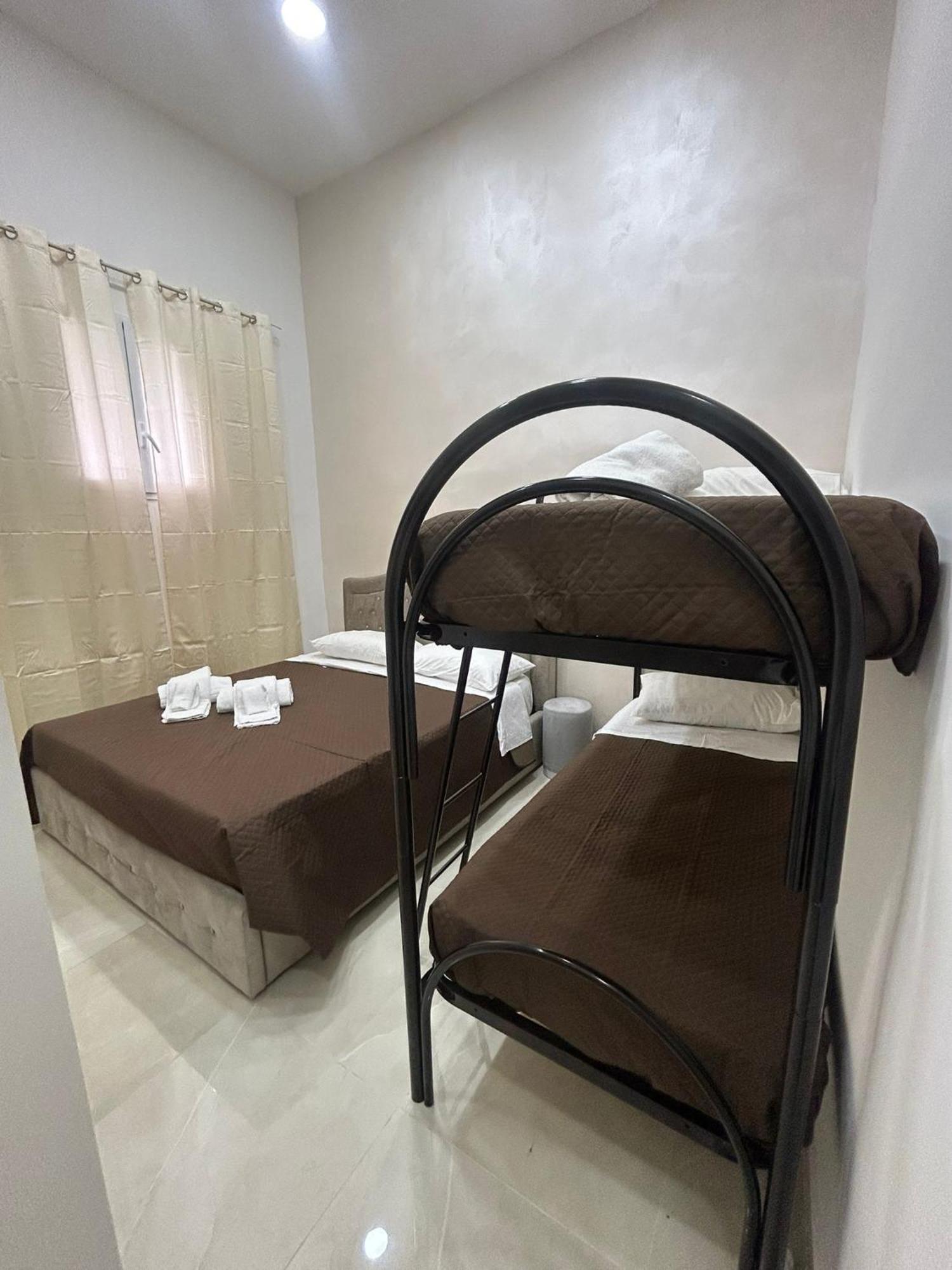 Luxury Rooms Carbonara 95 Νάπολη Εξωτερικό φωτογραφία
