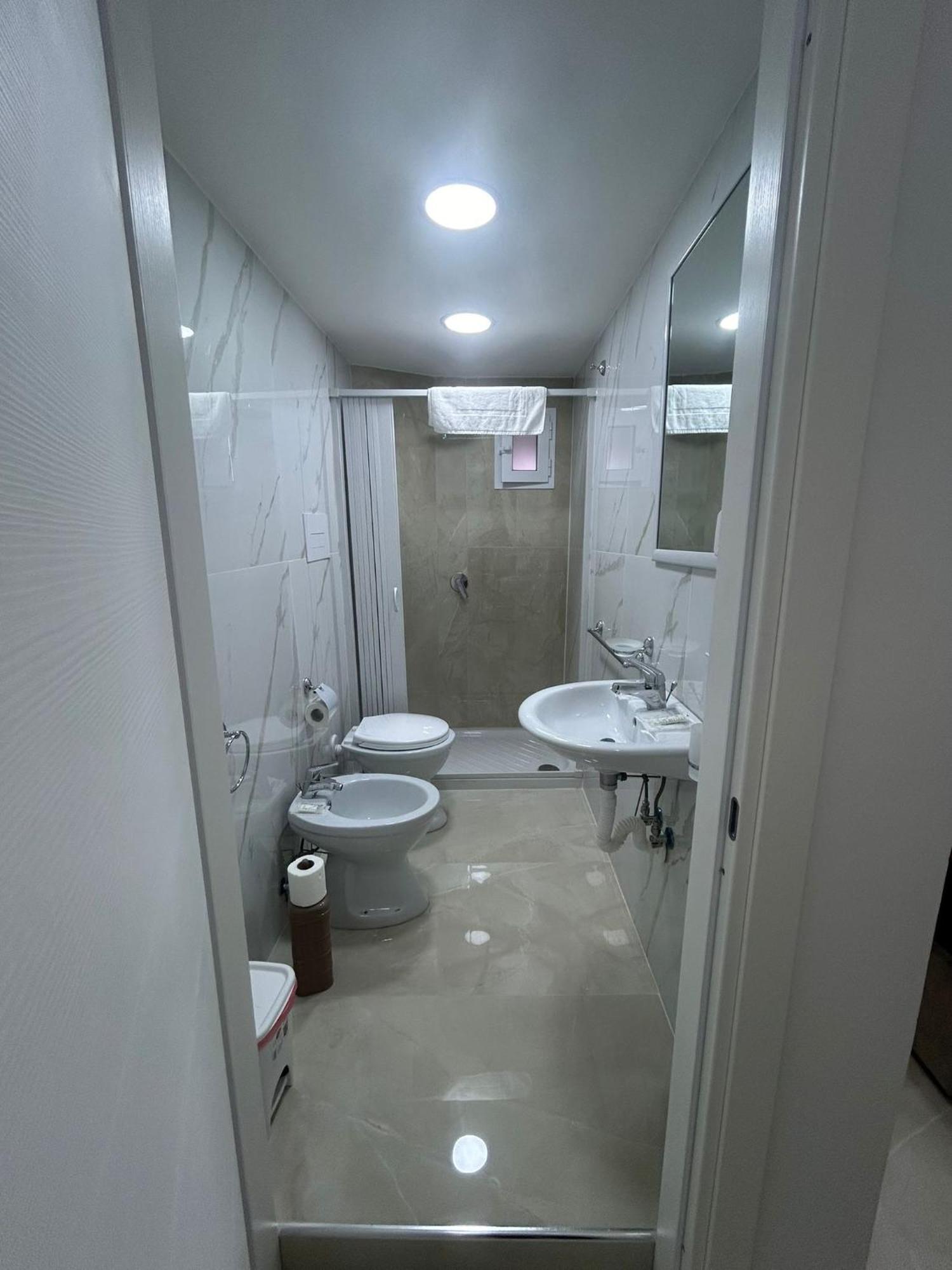 Luxury Rooms Carbonara 95 Νάπολη Εξωτερικό φωτογραφία