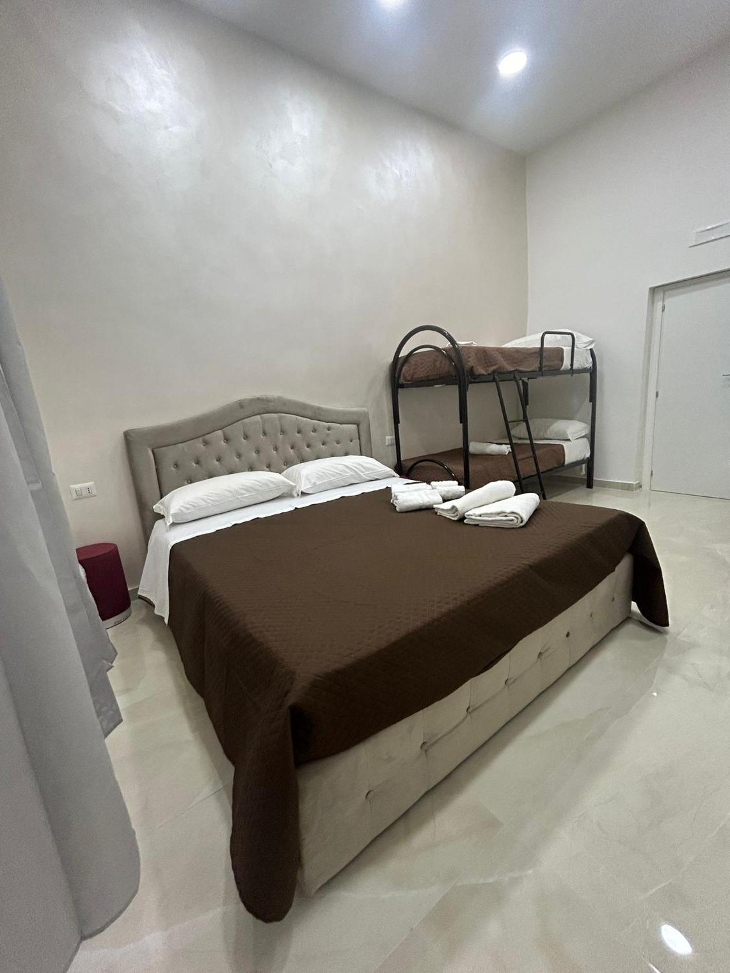 Luxury Rooms Carbonara 95 Νάπολη Εξωτερικό φωτογραφία