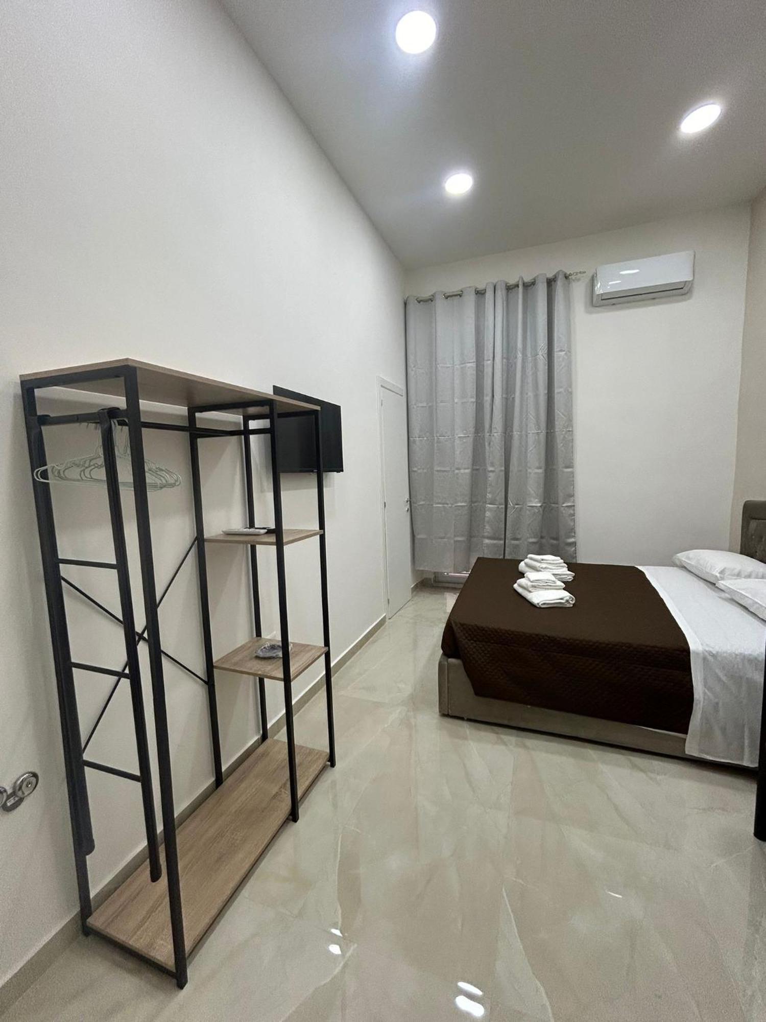 Luxury Rooms Carbonara 95 Νάπολη Εξωτερικό φωτογραφία