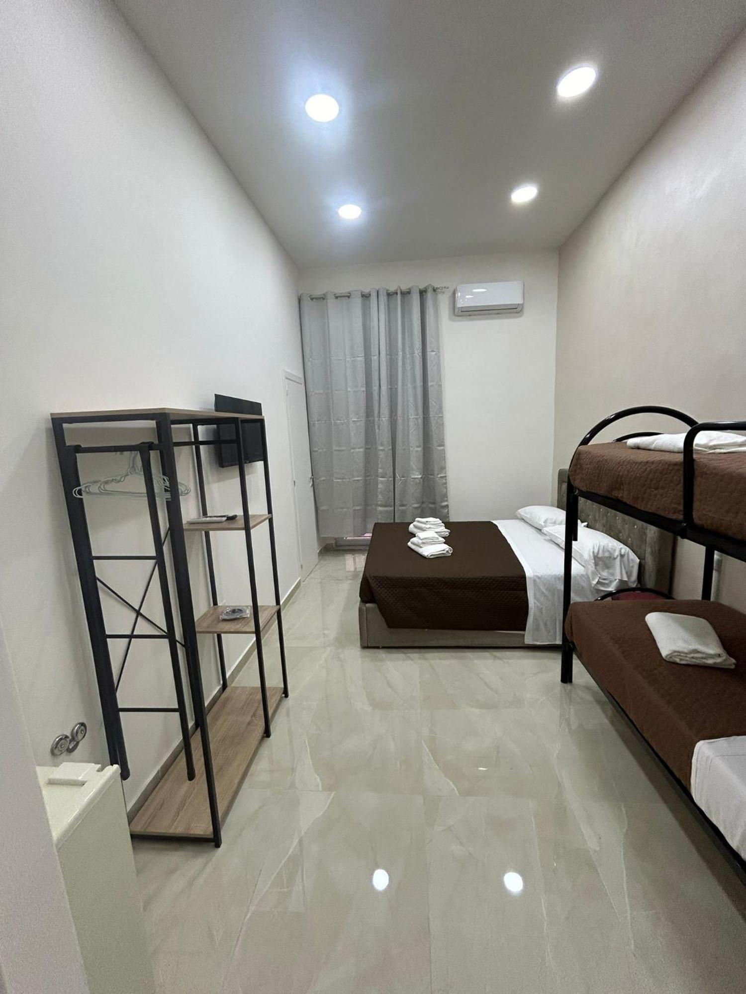 Luxury Rooms Carbonara 95 Νάπολη Εξωτερικό φωτογραφία