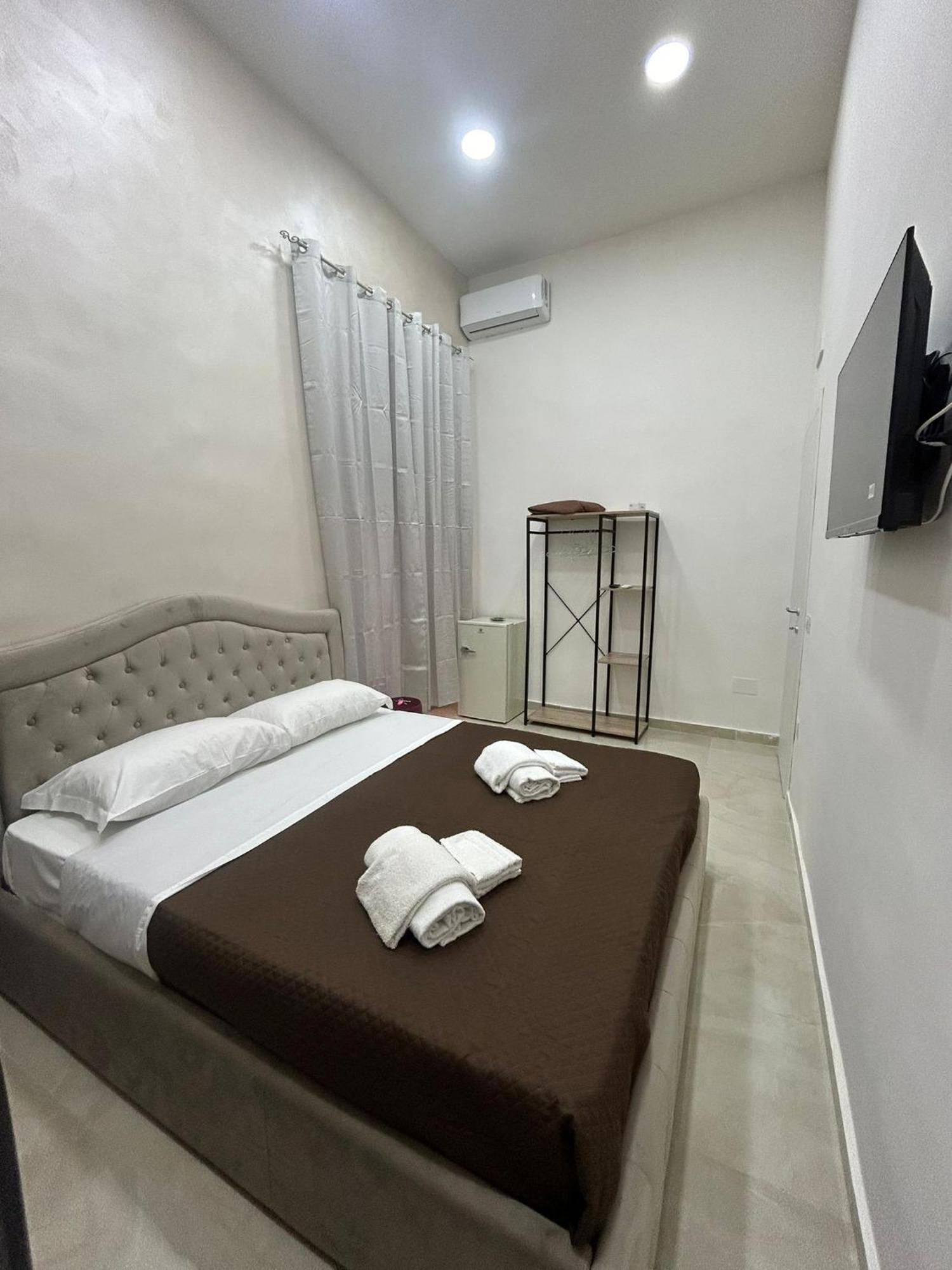 Luxury Rooms Carbonara 95 Νάπολη Εξωτερικό φωτογραφία