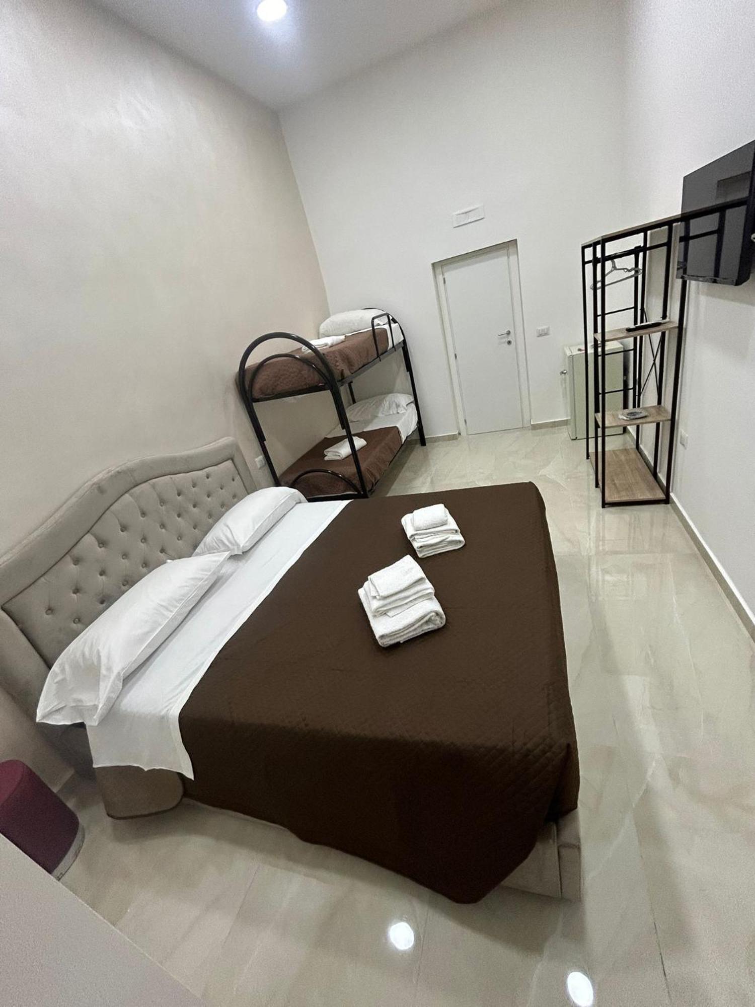 Luxury Rooms Carbonara 95 Νάπολη Εξωτερικό φωτογραφία