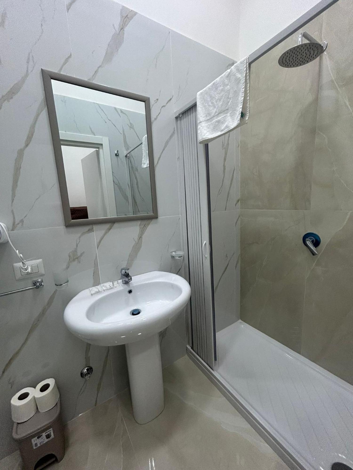 Luxury Rooms Carbonara 95 Νάπολη Εξωτερικό φωτογραφία